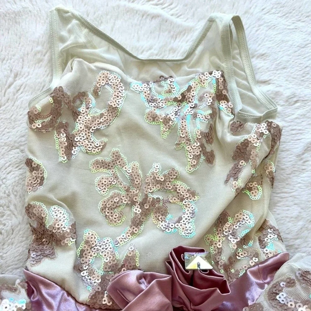 Dance costume for girls size 5-6 years